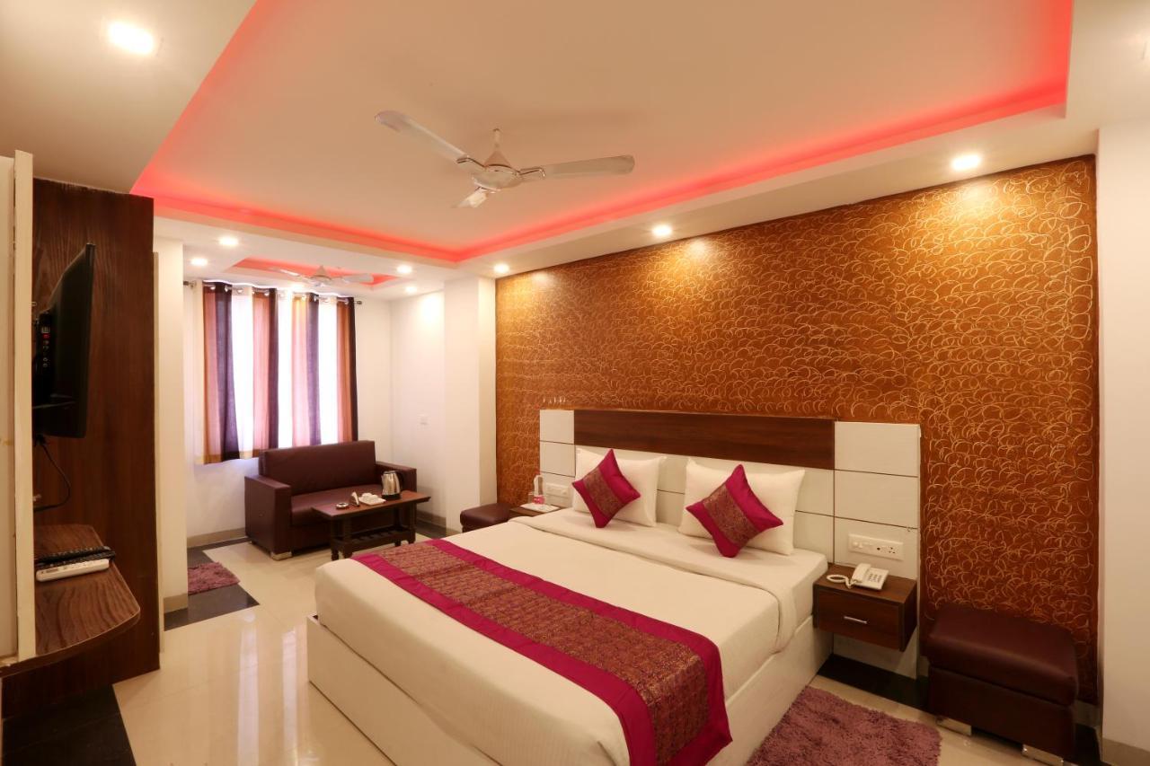 Hotel Square Stay Nuova Delhi Esterno foto