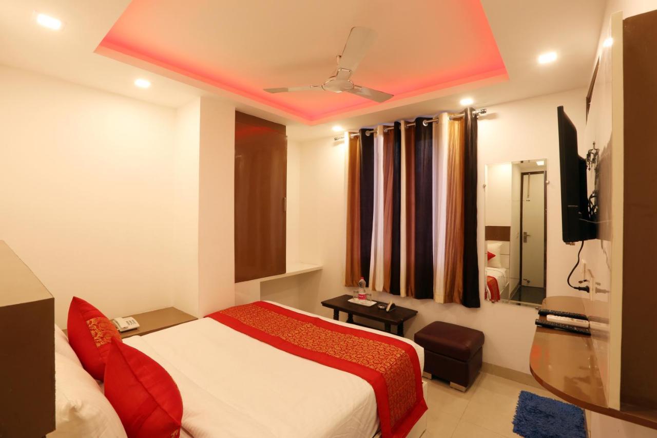 Hotel Square Stay Nuova Delhi Esterno foto