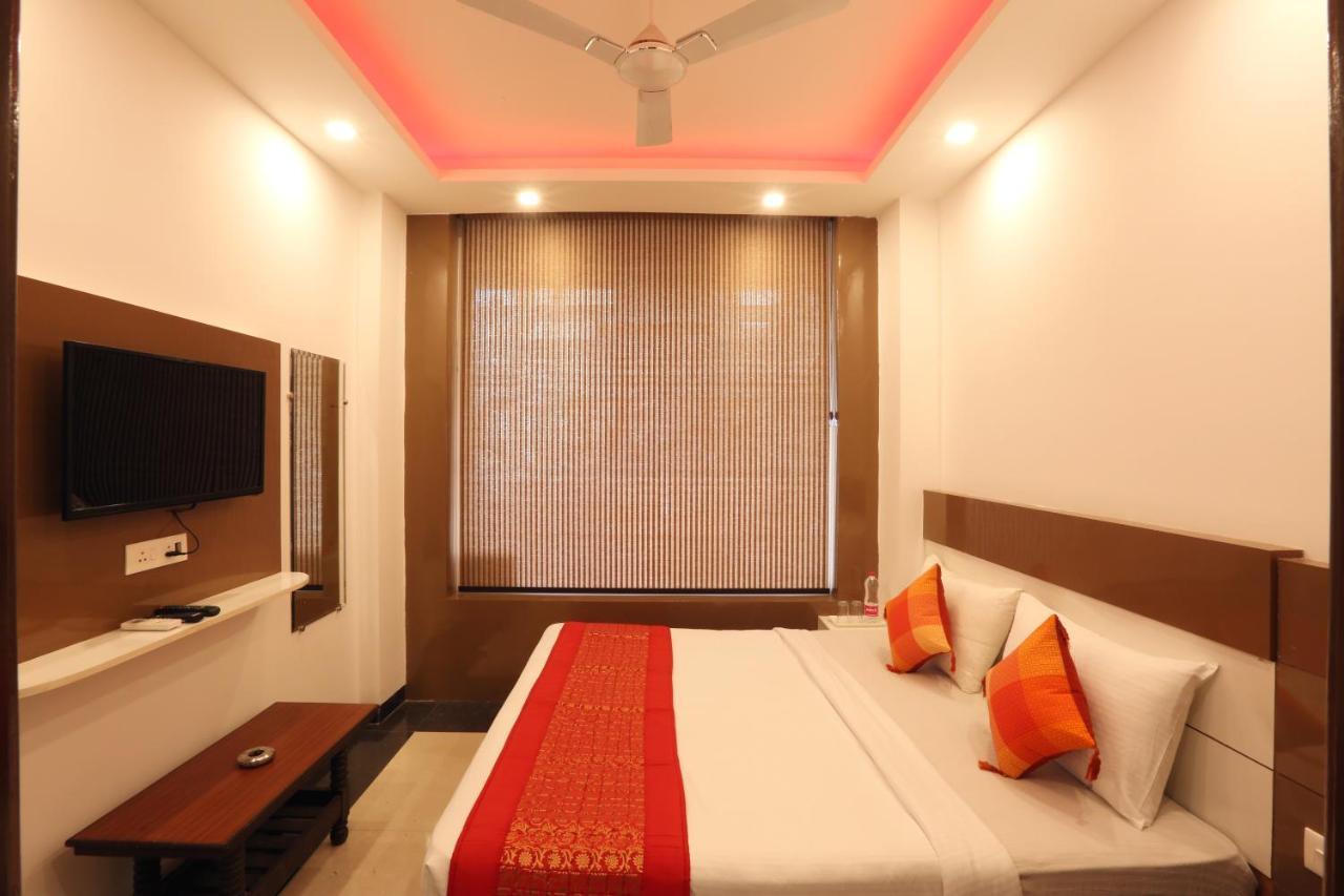 Hotel Square Stay Nuova Delhi Esterno foto