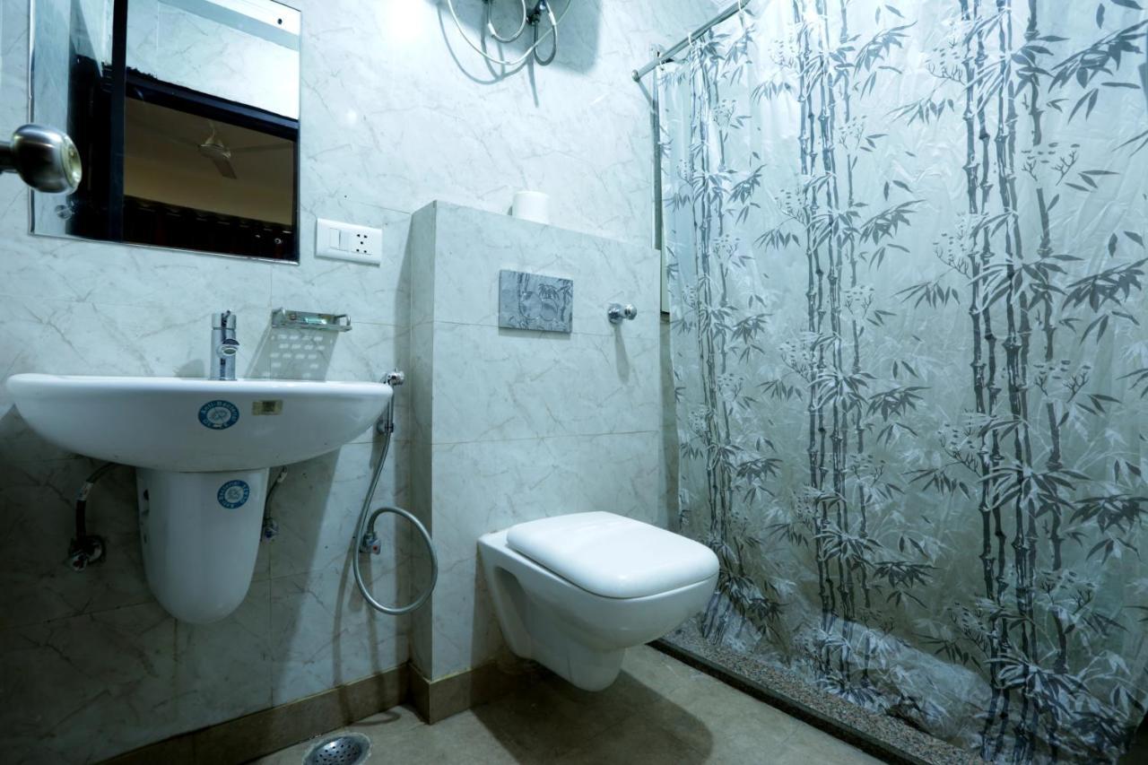 Hotel Square Stay Nuova Delhi Esterno foto