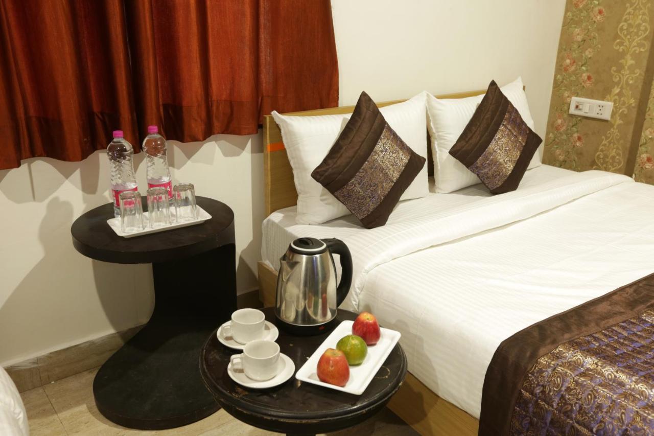 Hotel Square Stay Nuova Delhi Esterno foto