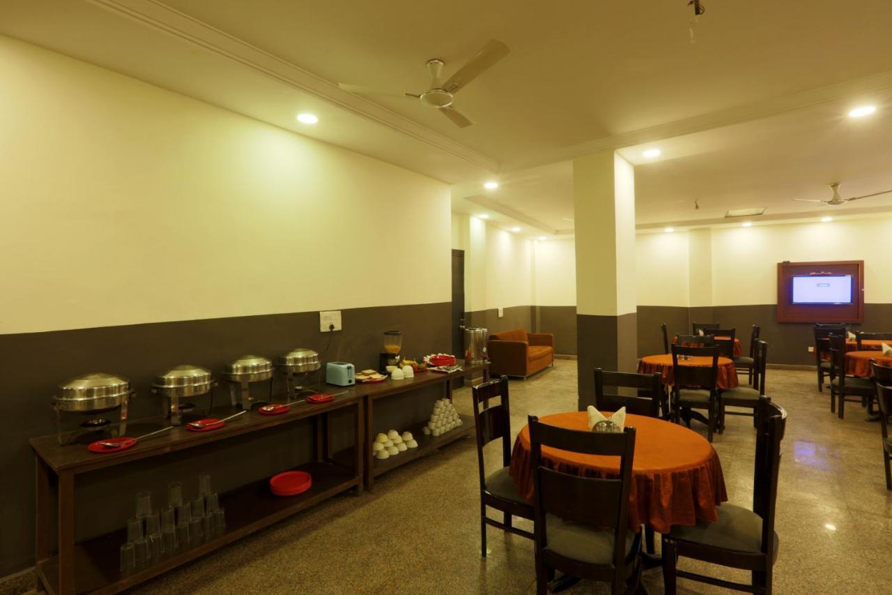 Hotel Square Stay Nuova Delhi Esterno foto